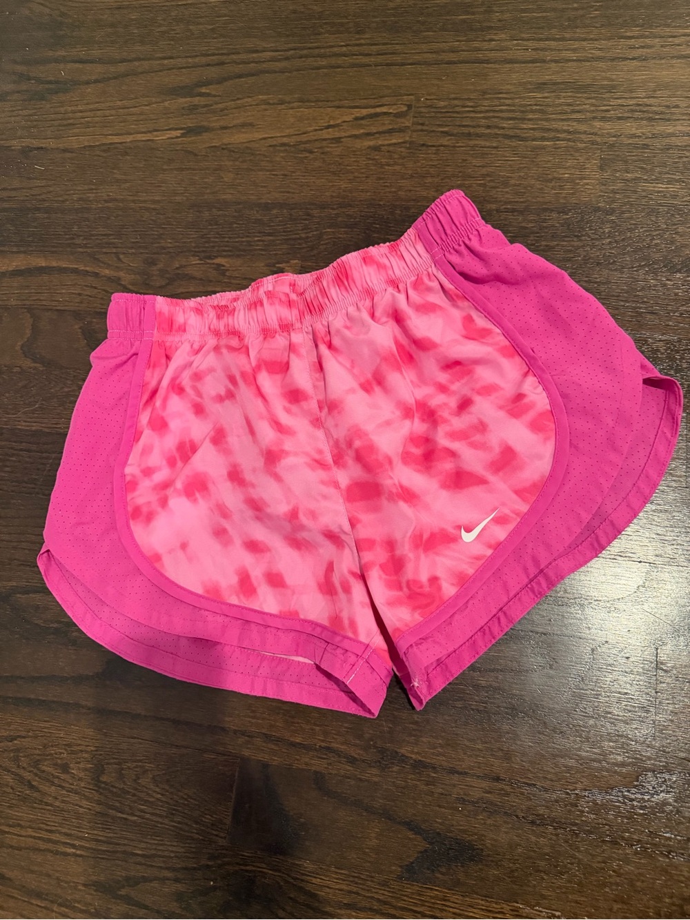 Nike Women’s Pink Tie-Dye Athletic Shorts Size Small